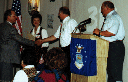 Bob and Nancy Frazier receive award